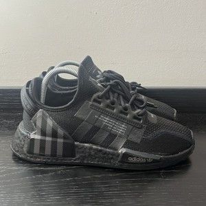 Adidas Juniors NMD R1 V2 Originals Size 5.5 Black | FZ6238 |